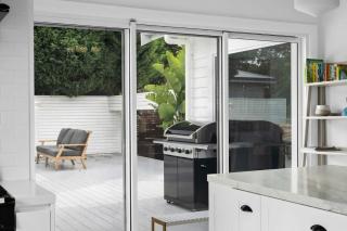Hillside Hamptons Indoor Fire and Fire Pit - Terrigal - 6