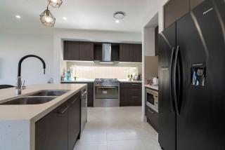 Beautiful Beach House - Shellharbour - 2