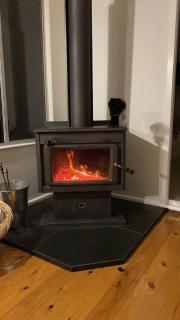 Cozy Lakefront Home Pet Friendly - Gorokan - 9