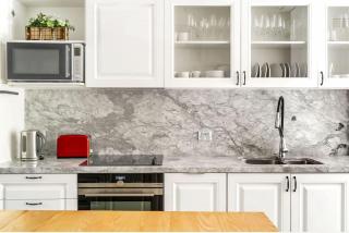 Multi Level Surry Hills Home with Terrace - Sydney - 2