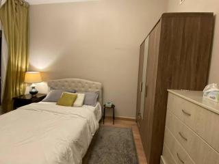 Comfortable 2-BR apt in JVC, Dubai with Balcony - Dubai - 9