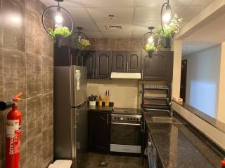Comfortable 2-BR apt in JVC, Dubai with Balcony - Dubai - 4