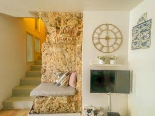 Historical Bica - 3 Bedroom Apartment - 3