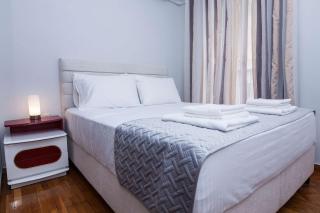 Central 2 Bd Apt with Balcony by Monastiraki - Atene - 0