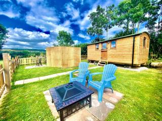 Intimate Hot Tub Getaway, Cosy Couples Retreat - 1