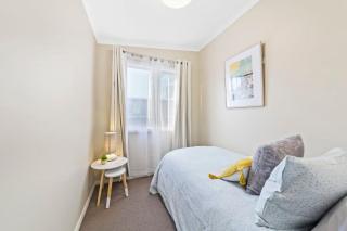 Umina Myrtle Bungalow Sleeping 4 Guests - 1
