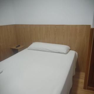 Hostal los Rosales - Almázcara - 8
