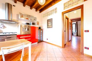 Guest Planet - Rosso Milano Apartment - Navigli Area - Milan - 3