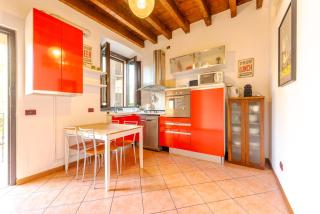 Guest Planet - Rosso Milano Apartment - Navigli Area - Milan - 0