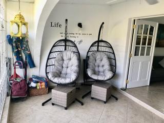 West Coast 1 Bedroom Apartment 66 - Close to beach - Saint James - 4
