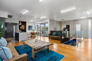 Exquisite Beachside Mansion - Redhead - 7