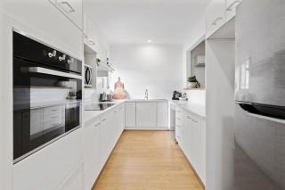 Wine Down Retreat - The Great Entertainer with Heated Pool, Fireplace and Firepit for the Perfect All-Season Escape - 2