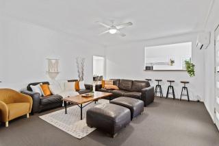 Wine Down Retreat - The Great Entertainer with Heated Pool, Fireplace and Firepit for the Perfect All-Season Escape - 7