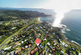 Ocean Views Walk to Malua Beach EV & Pet Friendly - 9