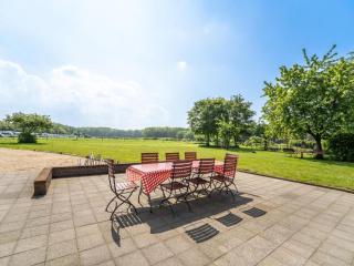 8-person holiday home with 1000m2 private garden - Beesel - 8