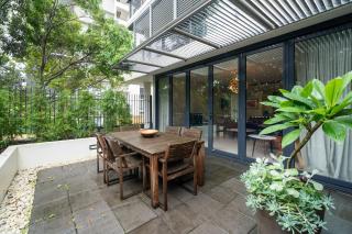 Leafy Inner City Apartment Near Sydney CBD - 6