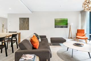 Leafy Inner City Apartment Near Sydney CBD - 5