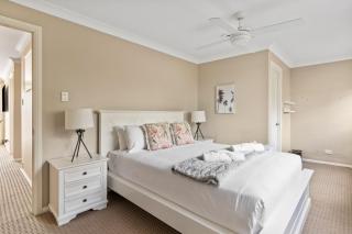 Waterfront Luxury Pool-Spa-Jetty-Pool Table - 1