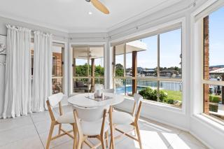 Waterfront Luxury Pool-Spa-Jetty-Pool Table - Daleys Point - 1