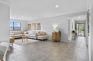 Time Out Beautifully decorated new home - Cessnock - 0