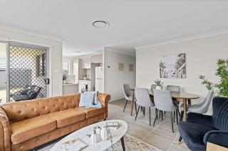 Wine Country Cottage Stylish Family Getaway - Cessnock - 5