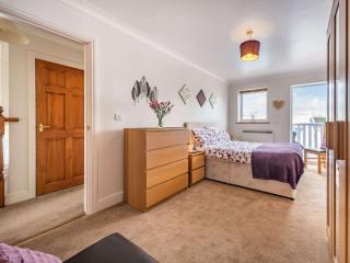 3 Bed in Freshwater East FB277 - Hodgeston - 2