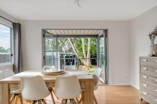 Renovated Beach Home Relax Unwind - Toukley - 6