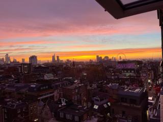 Bright 2-Bedroom in Soho High-Rise with Skyline Views - Londra - 6