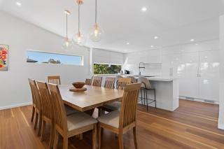 Perfect Beachhouse Lakes Surf at your Feet - Budgewoi - 7