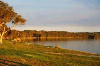 Perfect Beachhouse Lakes Surf at your Feet - Budgewoi - 0