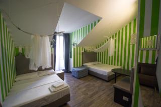 Amazing Attic max 10 People with Parking & Wifi, Near to 3 Tram Lines and to the Metro - well connected to Airports and to the Train Station - Milan - 0
