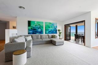 Spectacular Ocean Front home With Pool - Shellharbour - 7
