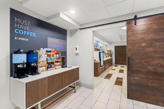 Holiday Inn Express Hotel & Suites Savannah Midtown by IHG - Savannah - 6