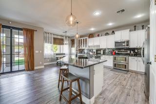 Family-Friendly Retreat with Pool - Near Westgate! - Glendale - 6