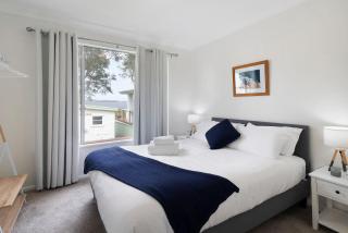 Lake Front Home Relax Unwind - Budgewoi - 6