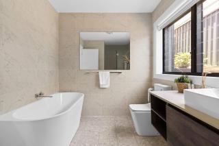 Lakeview Oasis on The Esplanade - Warners Bay - 3