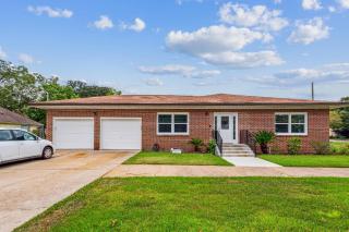 1585 E Blount St - 3