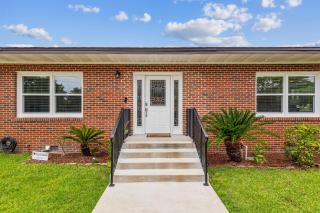 1585 E Blount St - 2