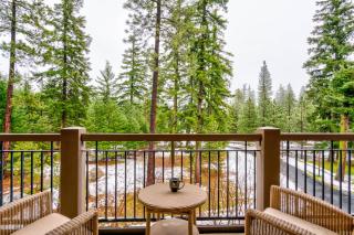 Huge 2 Connecting Rooms with Kitchen & Balcony - Cle Elum - 9