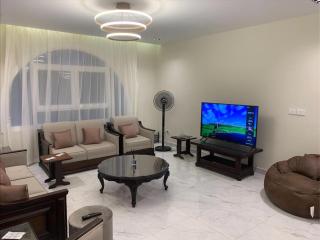 Scenic Lakefront Villa Escape - El Alamein - 0