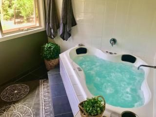 Couple's Luxury Resort Spa Retreat - Cowes - 9