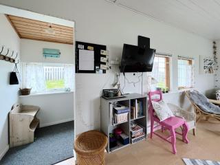 Cosy Two-bedroom Cottage In Lovely Surroundings - - 4