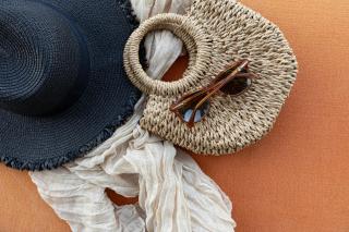 Homefield - Chic charm with unrivalled river views - 3