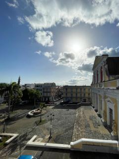 Grand Séjour Lumineux avec Balcon & Vue Cathédrale - Pointe-à-Pitre - 9