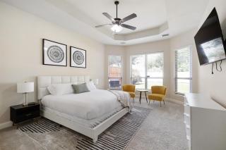 Spacious & Luxe 5 Star Neighborhood Movie Theatre - Frisco - 5