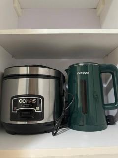 Cozi Chic 1br Condo beside One uptown Mall BGC - 5