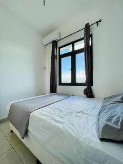 Sea View 2-Bedroom Apt, 10mins Walk to Beach - GBHC7 - The Vale - 2