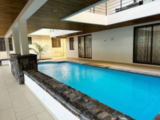 Sea View 2-Bedroom Apt, 10mins Walk to Beach - GBHC7 - The Vale - 1