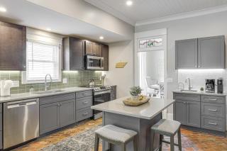 Lebanon Retreat Decks, Fire Pit and Yard - 9