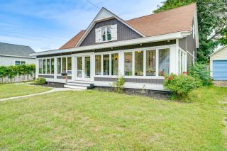 Spacious Vintage Gem with Sunroom in Manistee! - 8